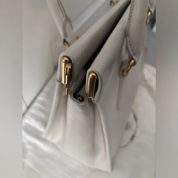 ✨ Host Pick ✨ Prada | Authentic 2012  Saffiano Lux Top Handle Tote Bag in Talco - Picture 15 of 15